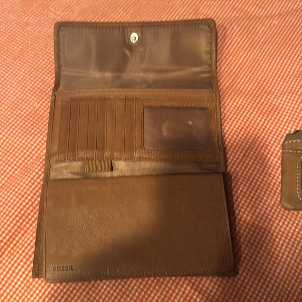 Fossil 2 Piece Wallet Set - Picture 5 of 5